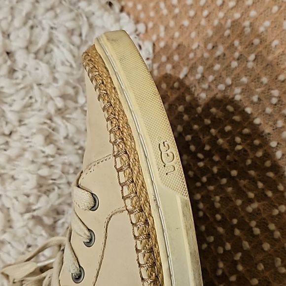 Ugg Hightop Leather Shoes - Picture 14 of 16